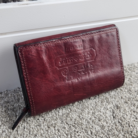 Vintage Coach Women's Leather Wallets - Picture 6 of 8